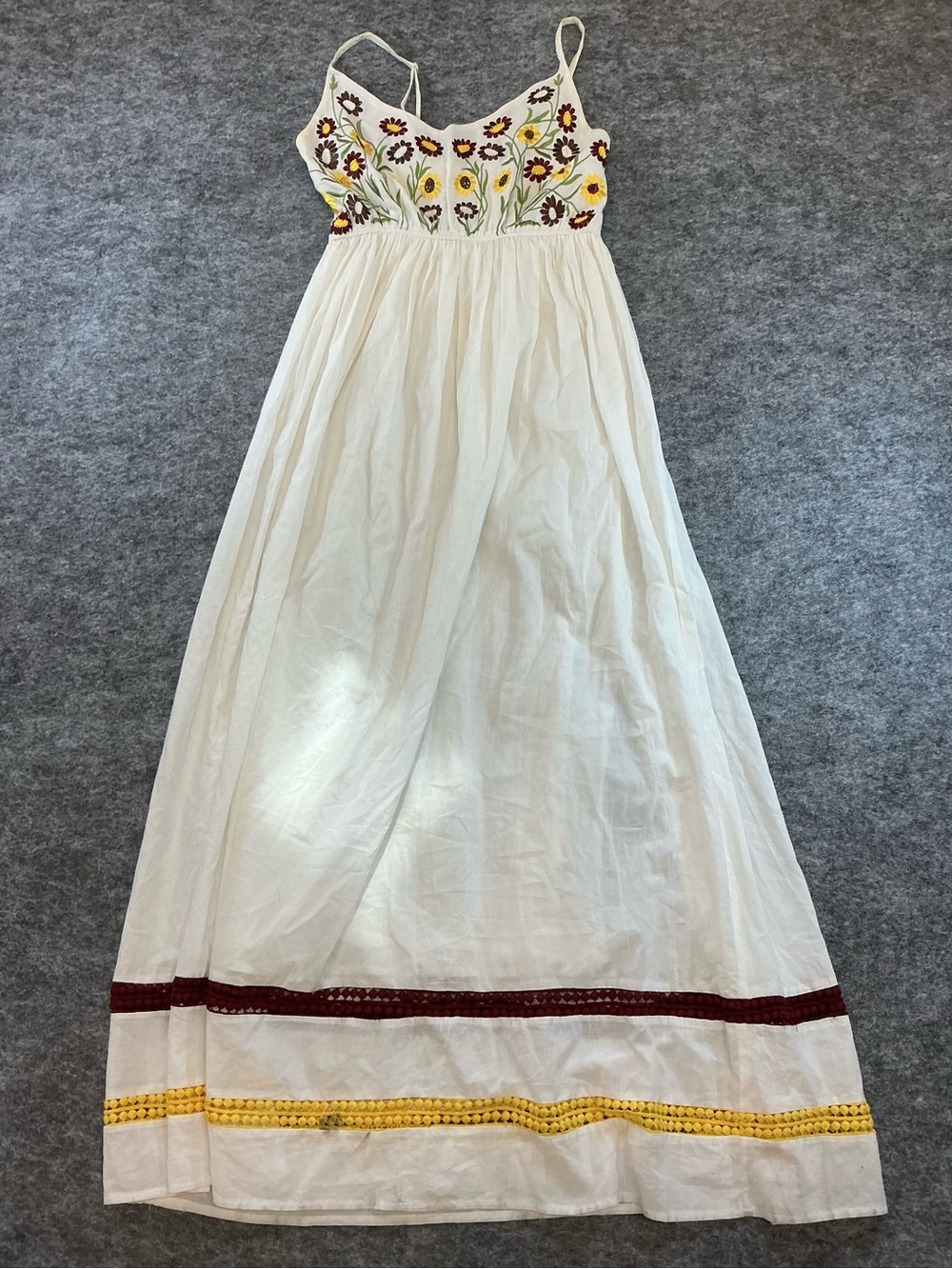 Solitaire Cream Textured Maxi Dress with Floral Bodice Size S